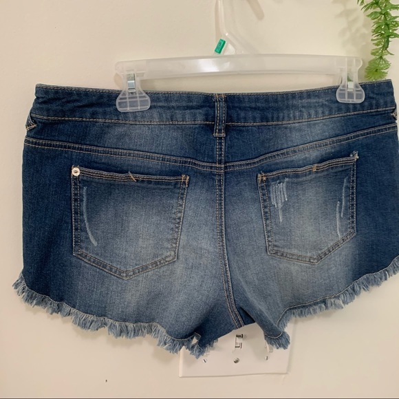 Missimo Yarn Embroidered Frayed low Waist Shorts - Picture 10 of 14